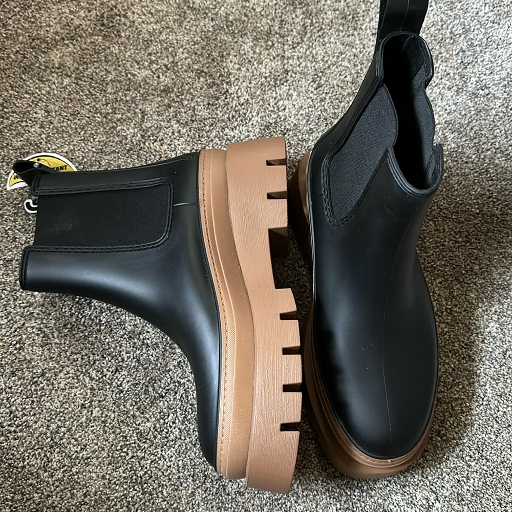 Jeffrey Campbell rain storm platform Chelsea boot/ water proof